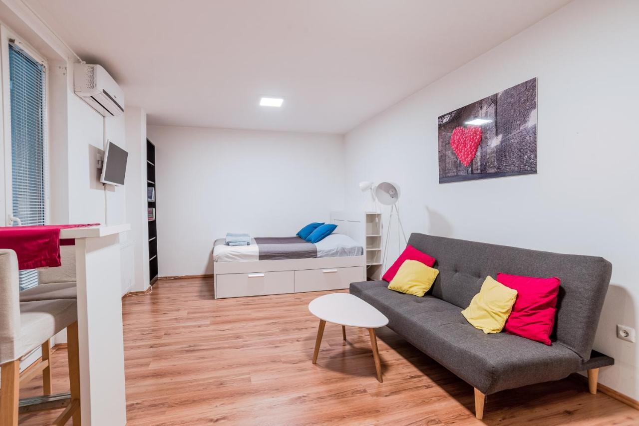 Central Studio Boulevard Budapest Exterior photo